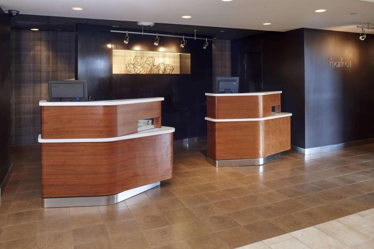 Sonesta Select Milwaukee Brookfield Hotel Exterior photo